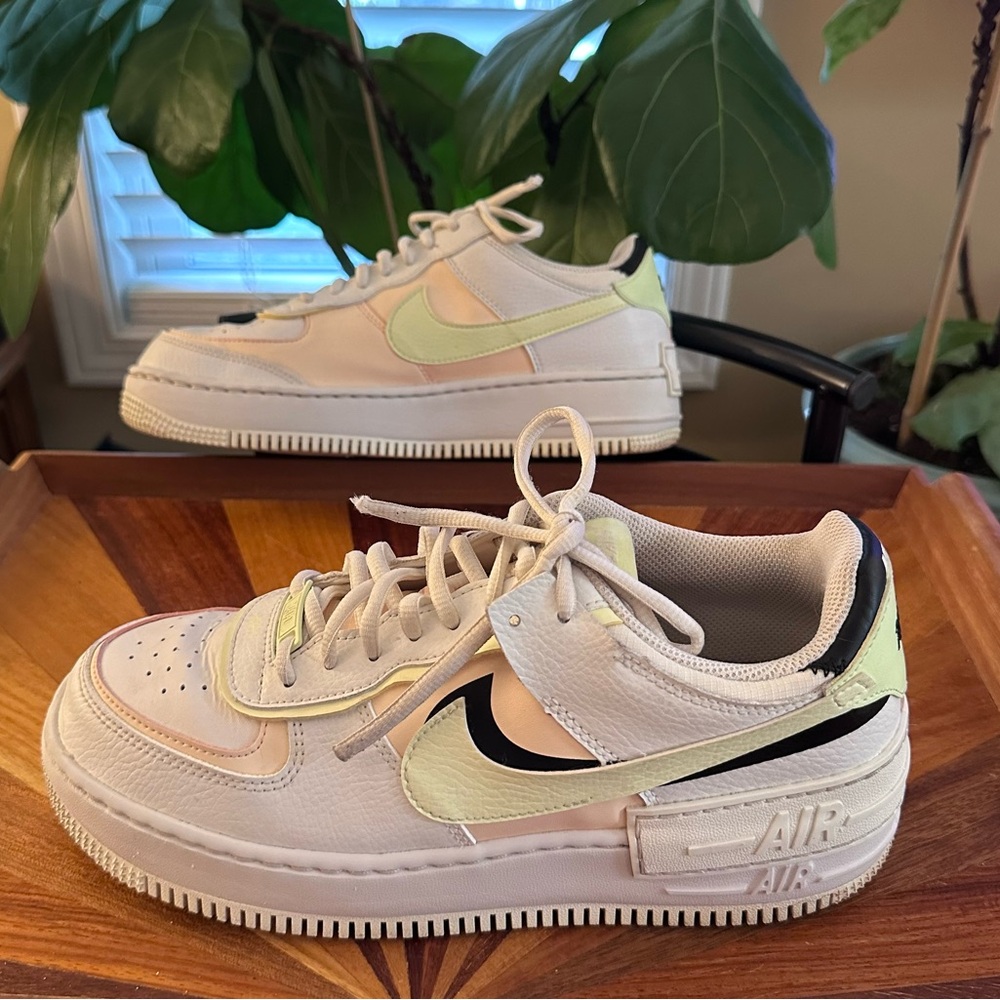 Nike Air Force 1 Low Shadow
Summit White Barely Volt Crimson Tint (Women's) - Picture 2 of 12